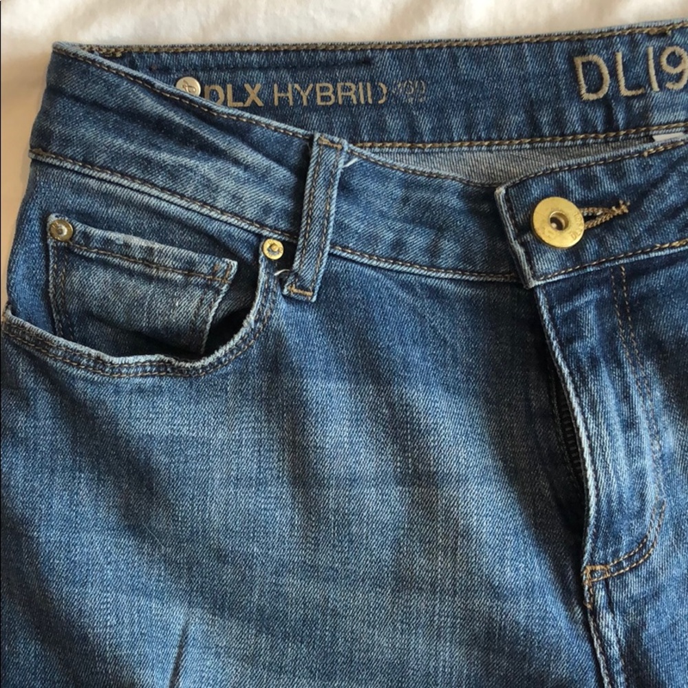 DL1961 Relaxed Skinny Distressed Jeans Size 28 - Picture 4 of 8